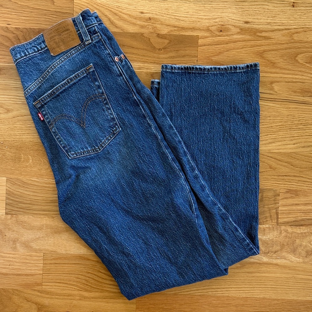 EUC Levi's Ribcage Ankle Straight